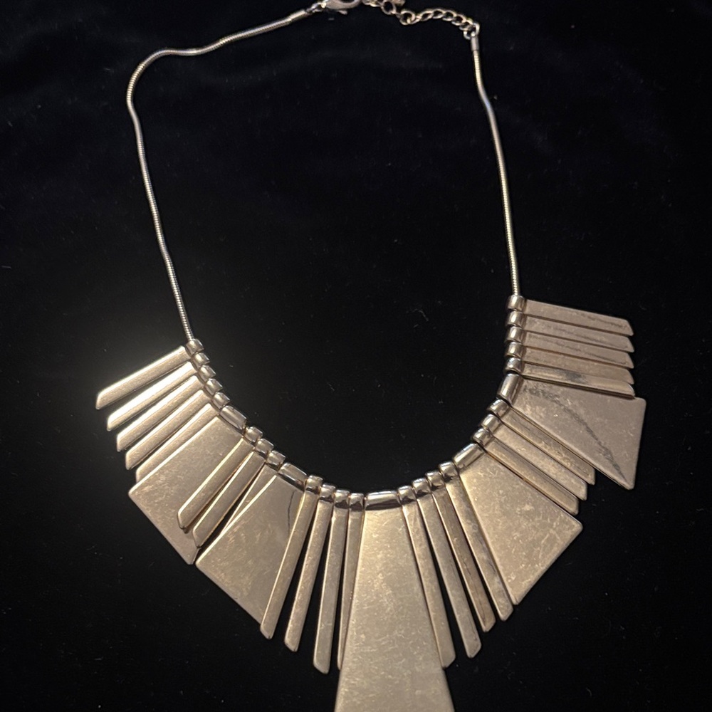 Elegant Gold Geometric Statement Necklace